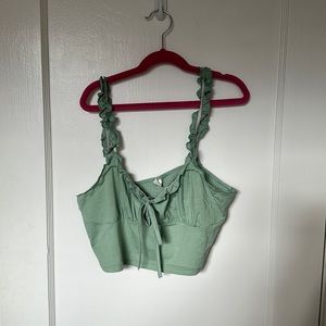 Green Ruffle Crop Top. Verdusa. Size M